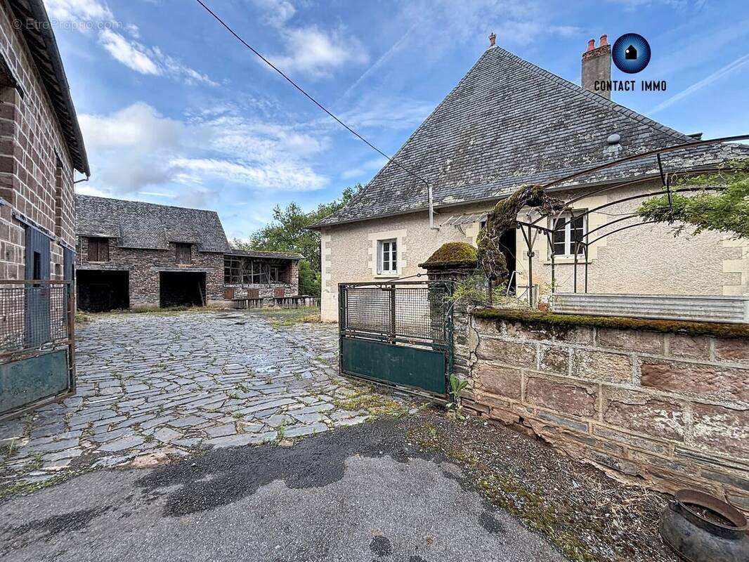 Maison à ALLASSAC