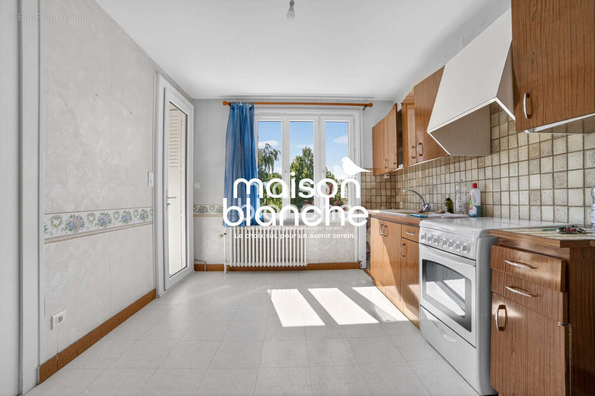 Maison 93 m² à Chatillon-Sur-Thouet  - photo 3