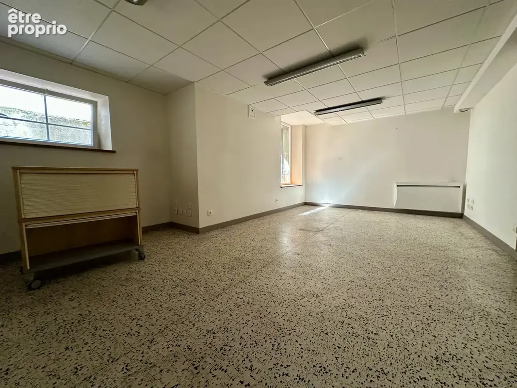 Maison de ville divisée en appartements et locaux professionels - photo 5