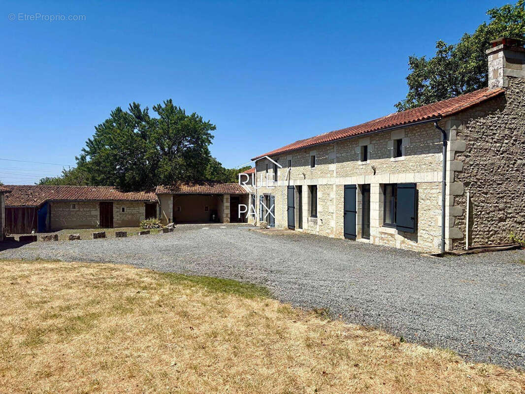 Maison Thurageau - 140.40 m2 - photo 3