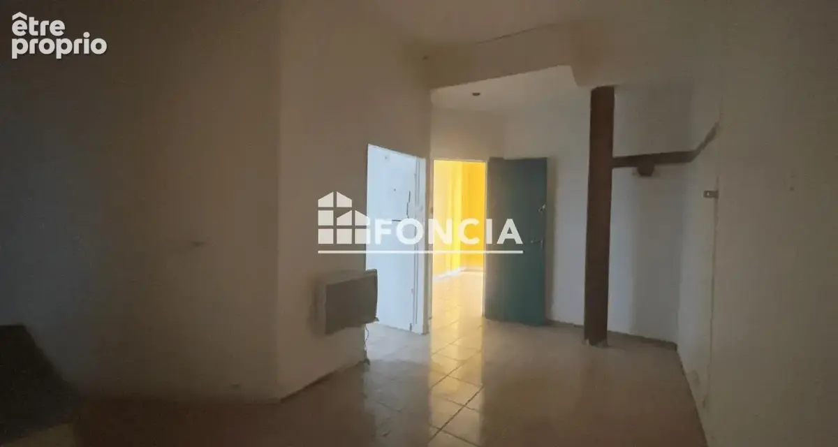 Au cœur de l’Écusson – Local commercial de 16 m² avec accès à un T2 et terrasse - photo 7