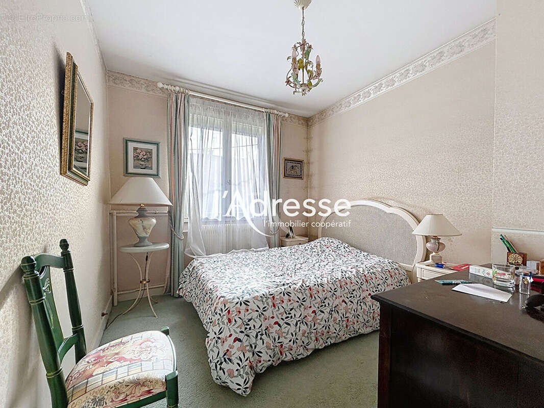 Maison 160 m² à rénover - Environnement verdoyant proche toutes commodités - Beau terrain - photo 6