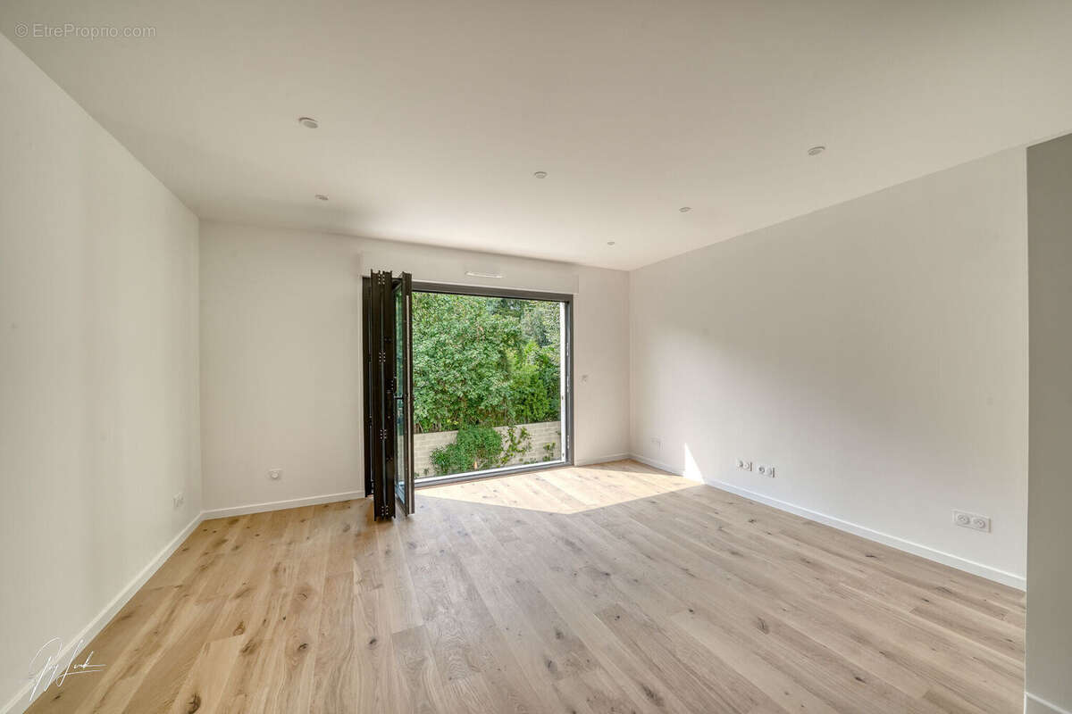 Photo 3 - Appartement à SURESNES