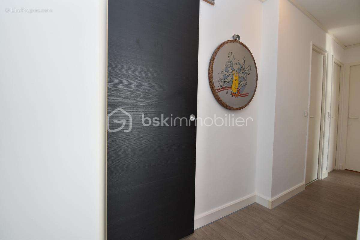 Appartement à LES CLAYES-SOUS-BOIS