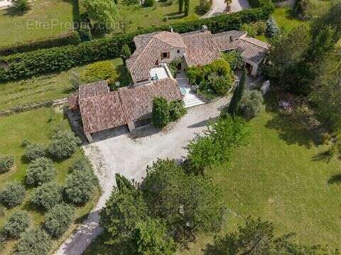 Maison à GORDES