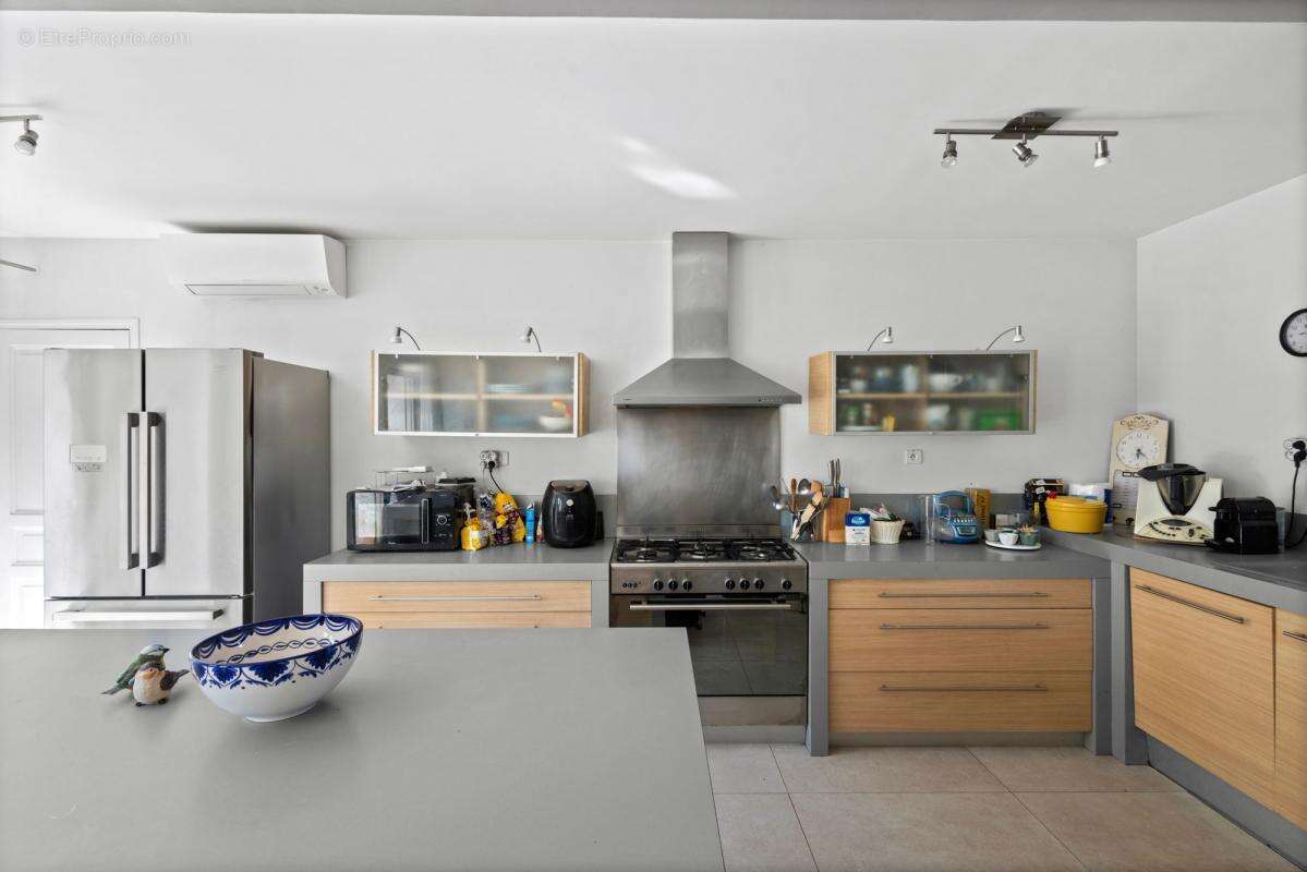 Maison à SAINT-CLEMENT-DE-RIVIERE