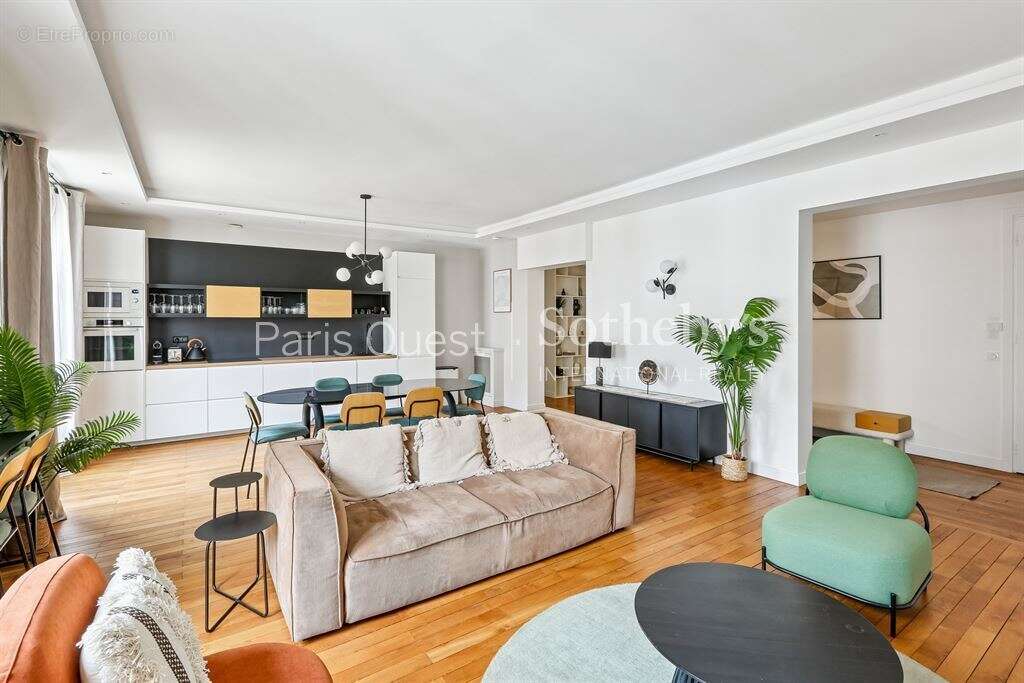 Appartement à NEUILLY-SUR-SEINE