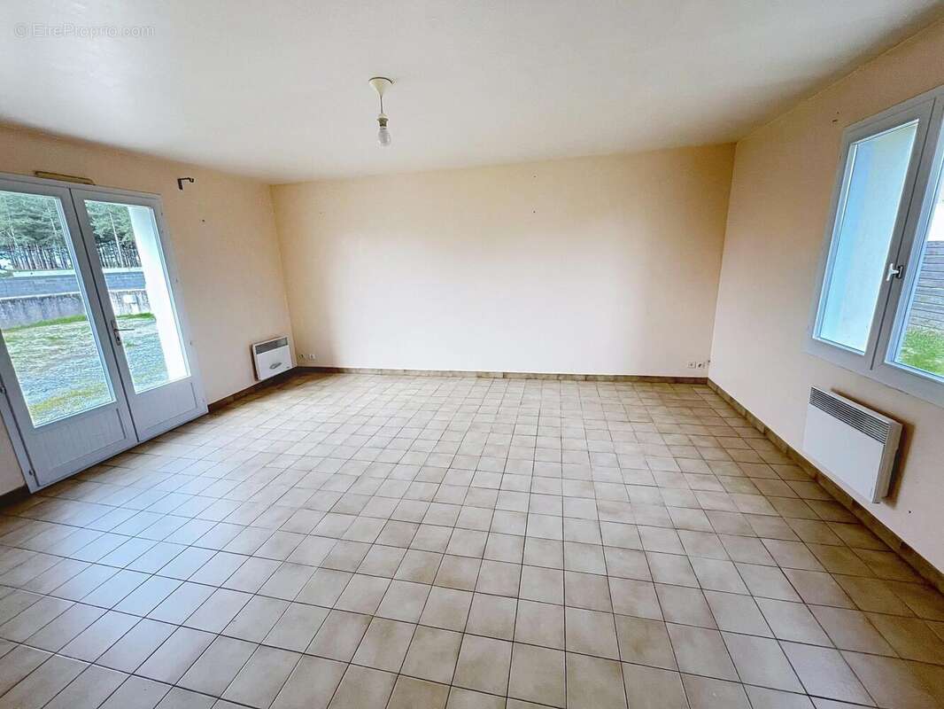 Photo 3 - Maison à SAINT-URBAIN