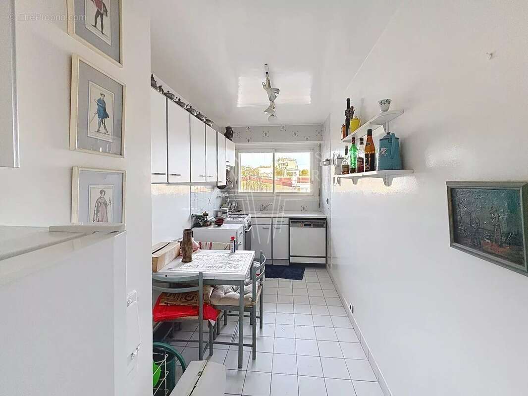 Appartement à NEUILLY-SUR-SEINE
