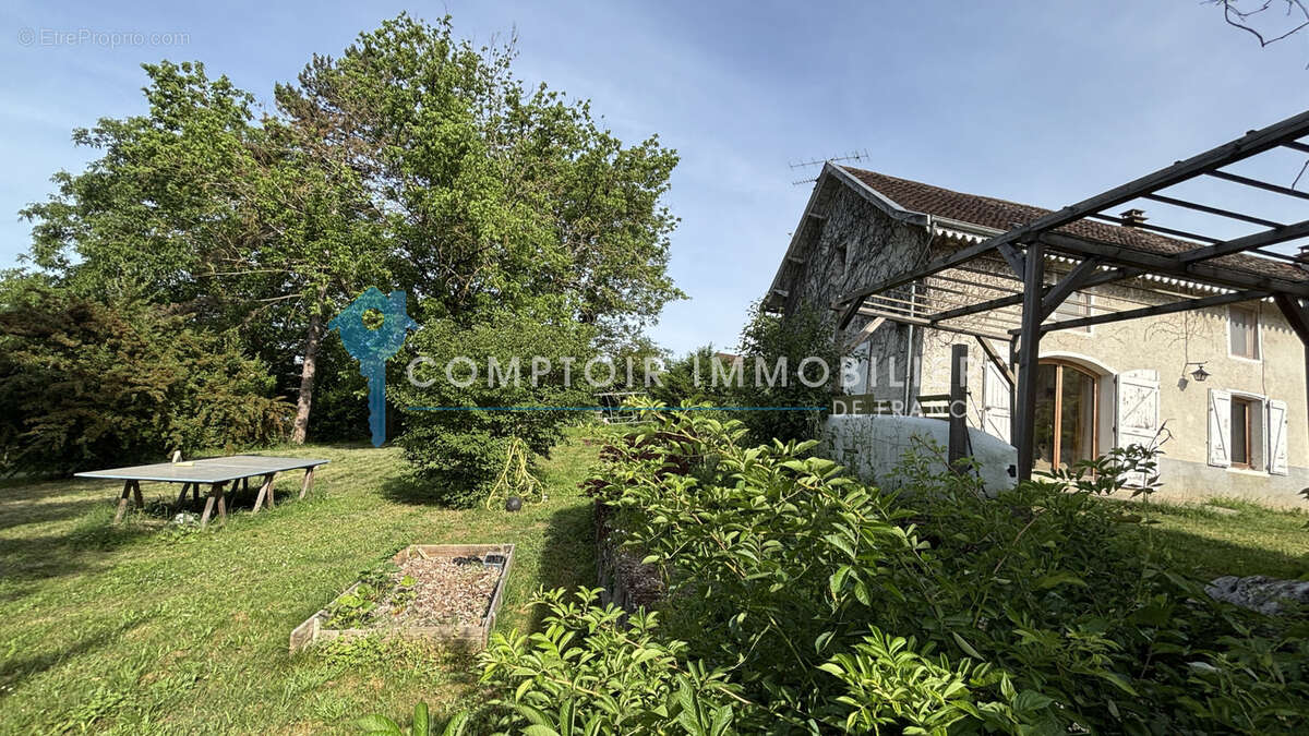 Maison à SAINT-CHEF