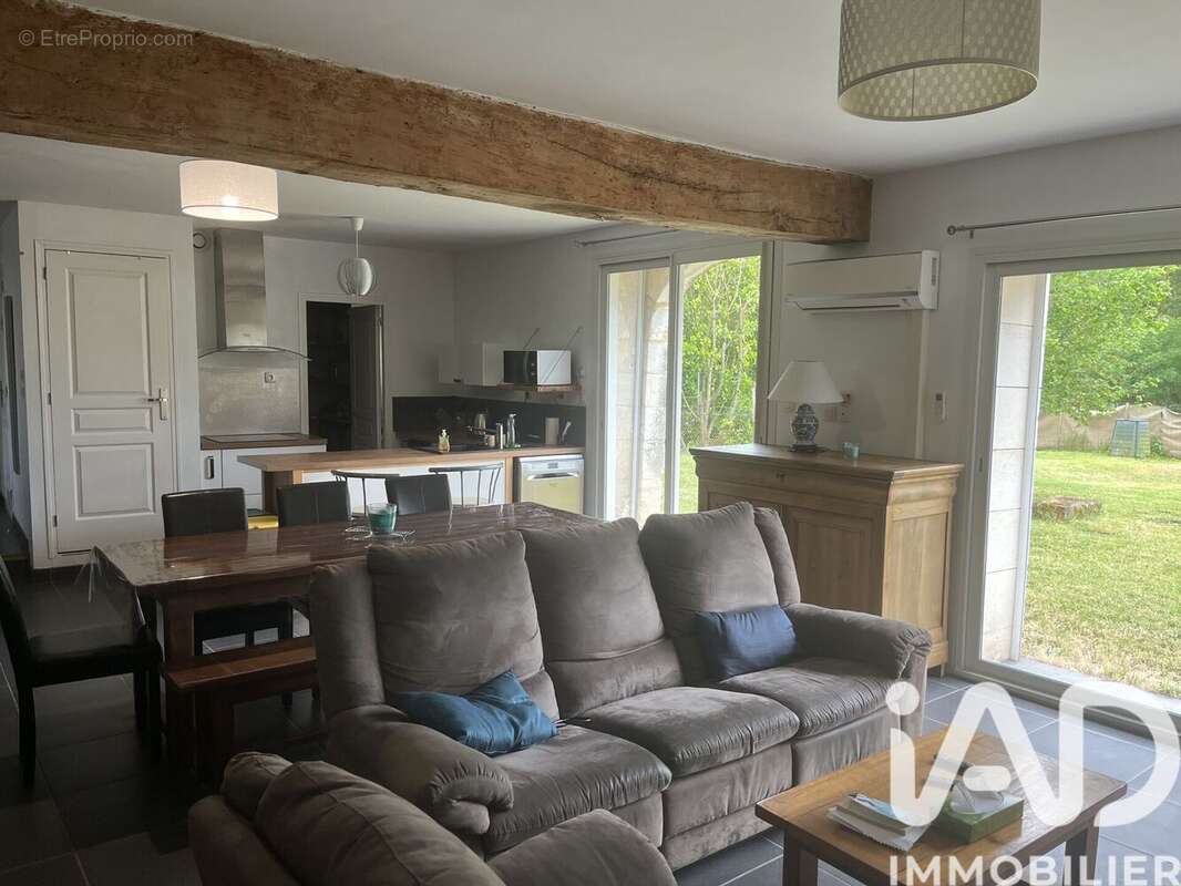 Maison 137 m² à Saint-Martial-Sur-Ne  - photo 4