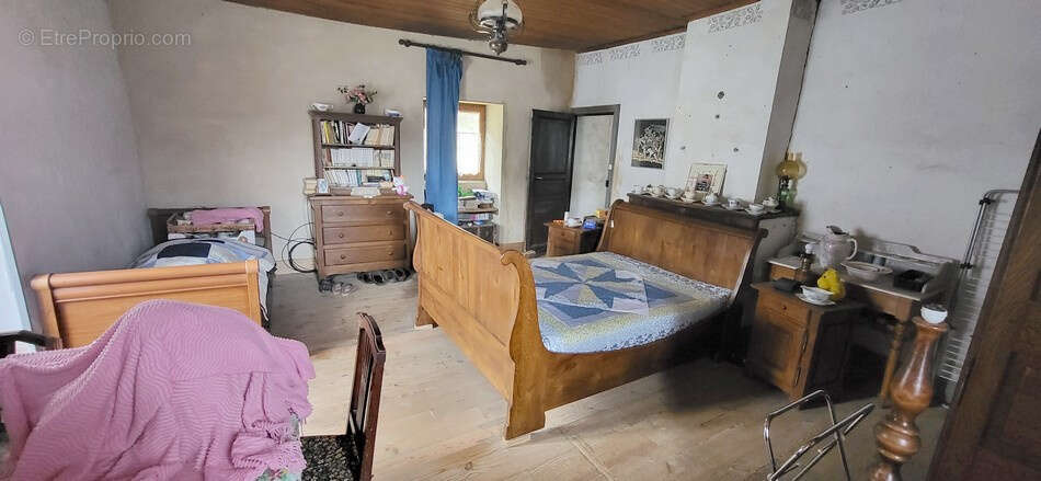 Maison à SAINT-SAUVEUR-LA-VALLEE