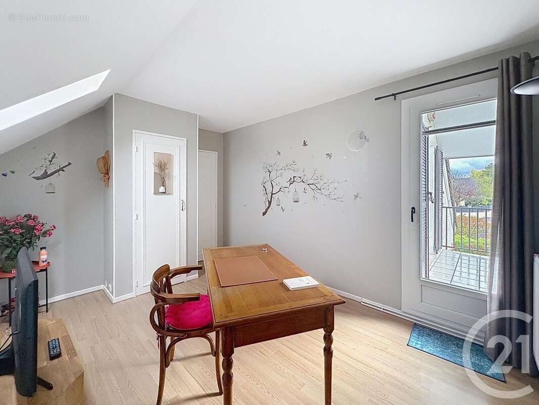 Maison à COMBS-LA-VILLE