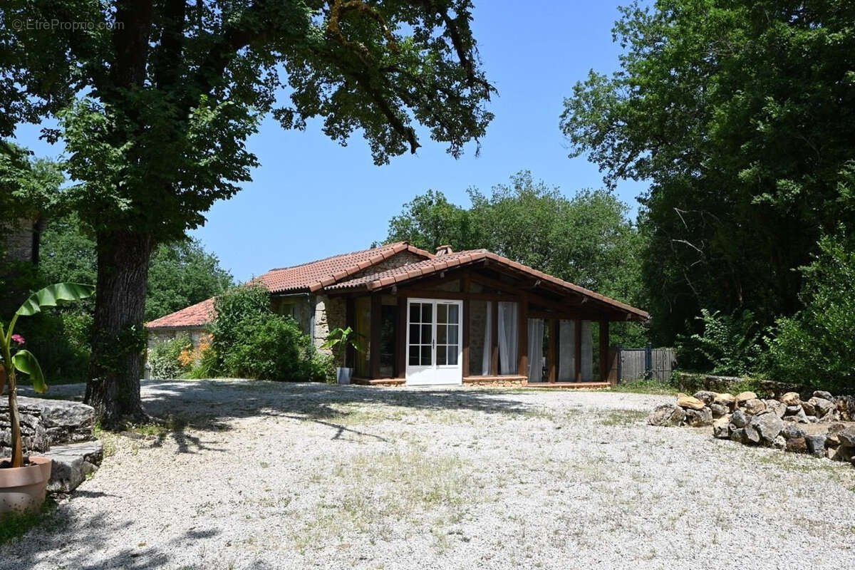 Maison à PUY-L&#039;EVEQUE