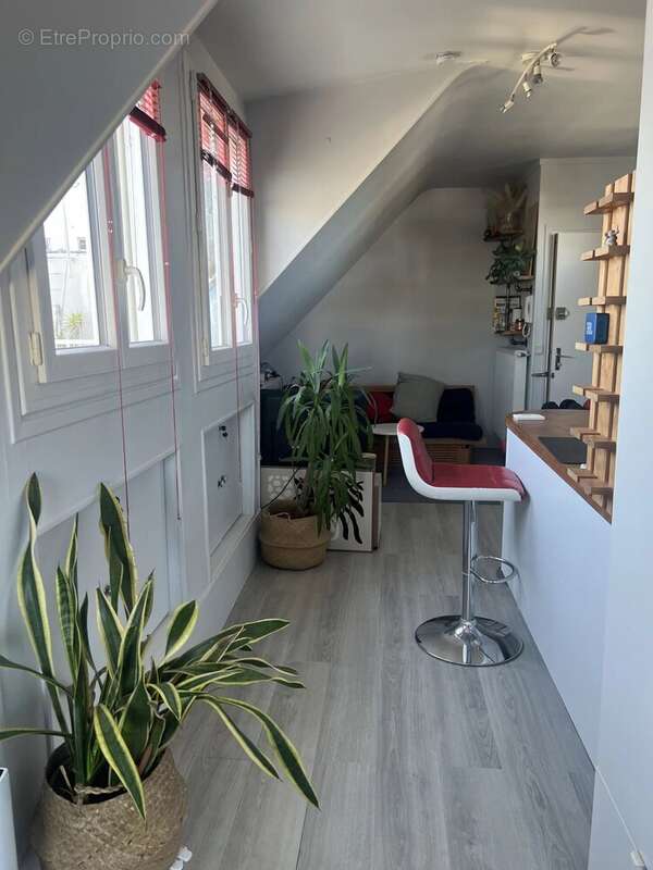 Appartement à PARIS-16E