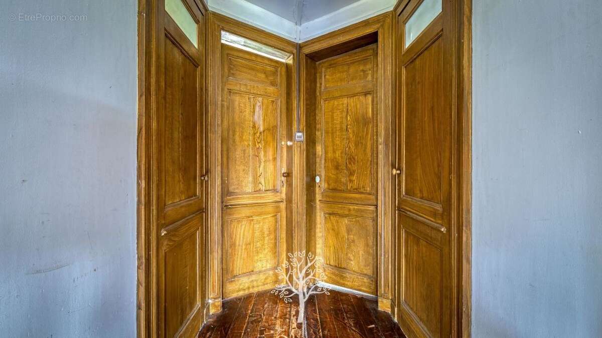 Maison 300 m² à Routes  - photo 1525