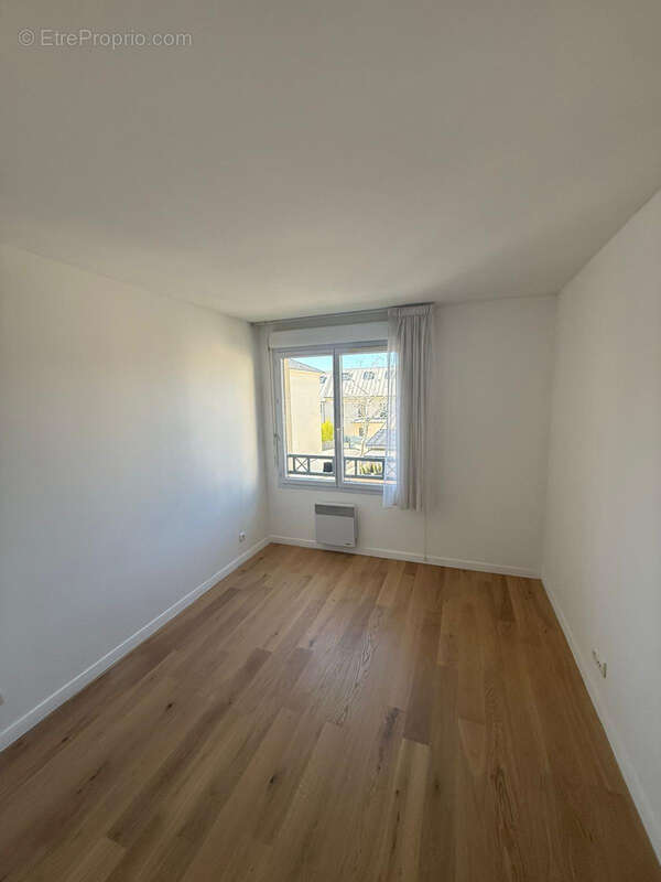 Appartement à LA GARENNE-COLOMBES