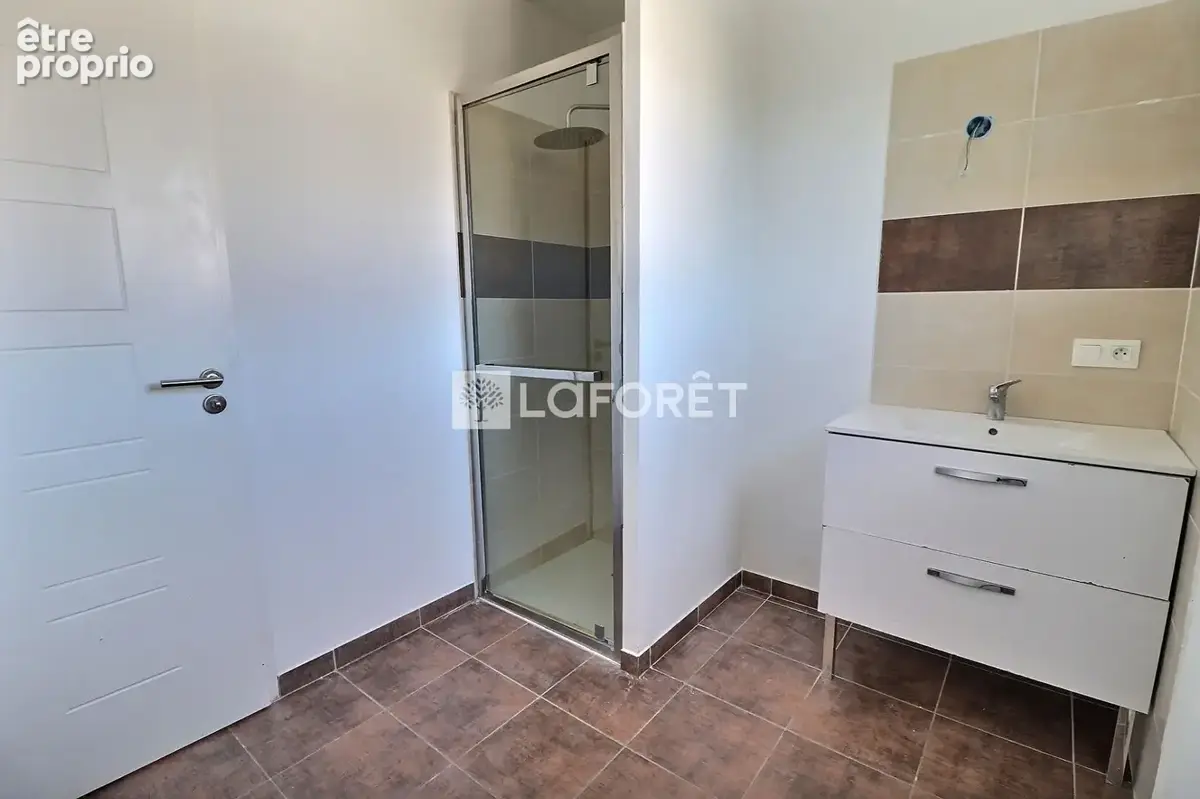 Maison Cuers 4 pièce(s) 85 m2 - photo 13