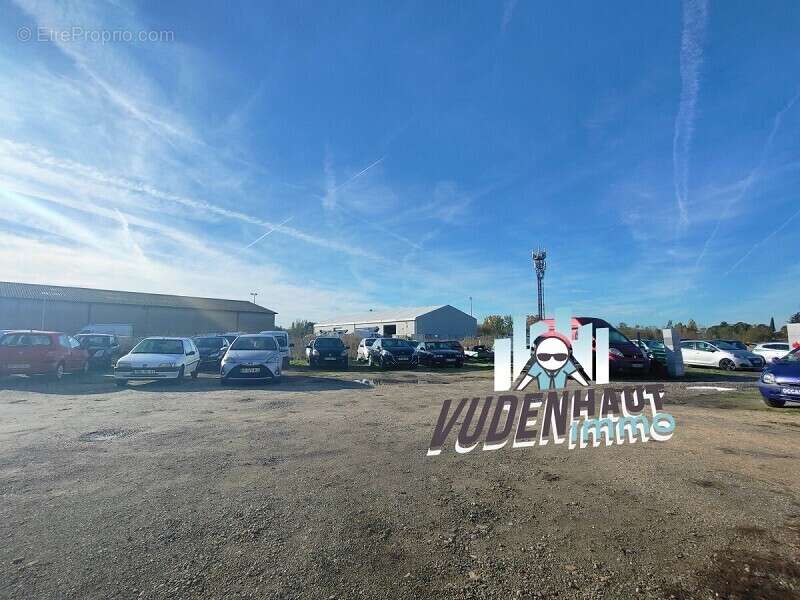 Commerce à LAUNAGUET