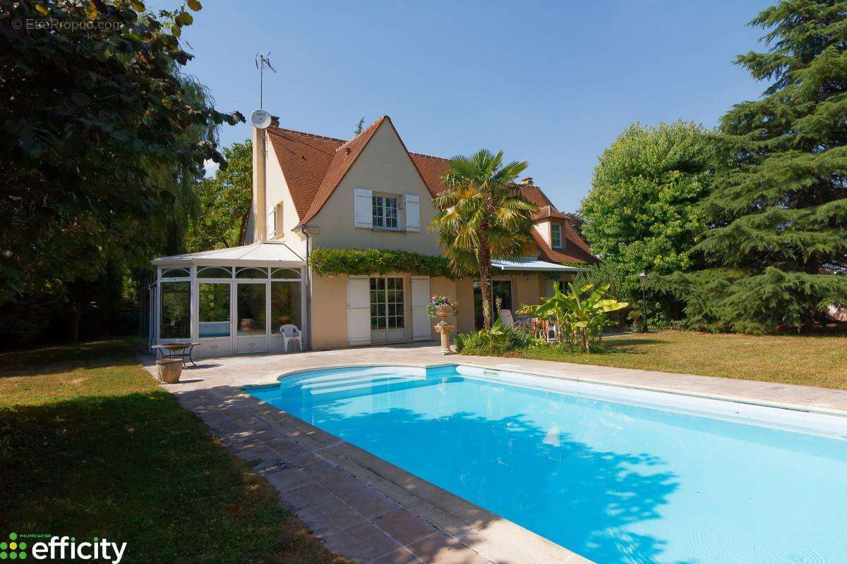 Maison 275 m² à Chaumontel  - photo 26