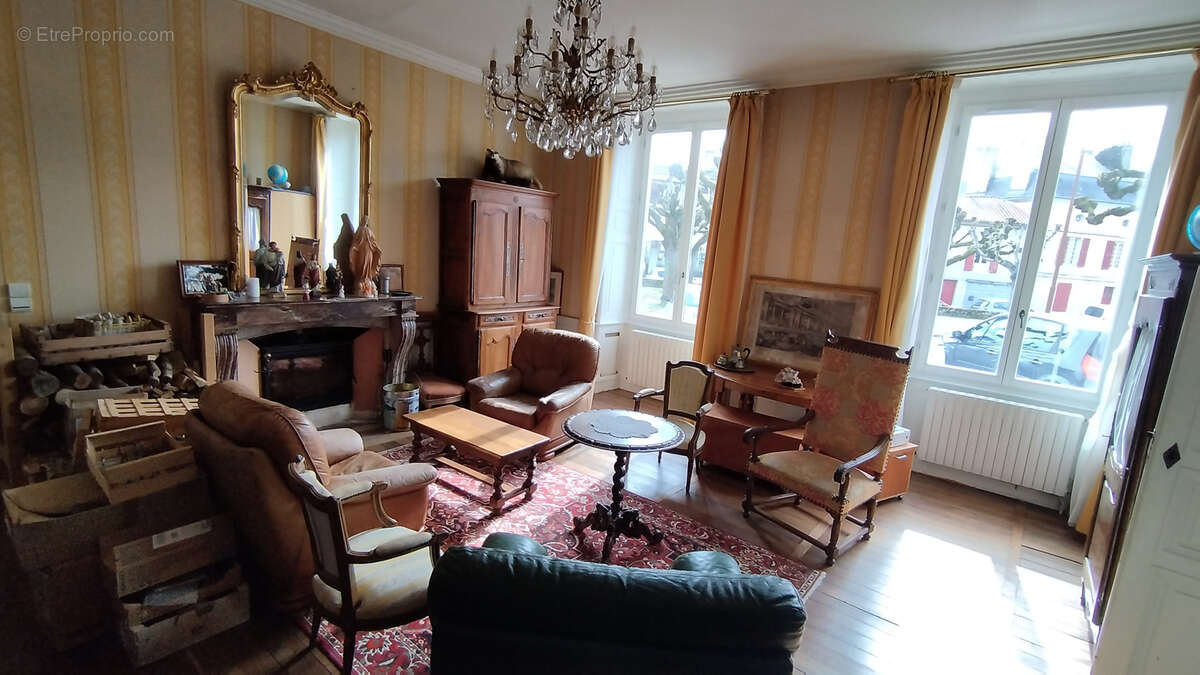 Maison à CEAUX-EN-COUHE