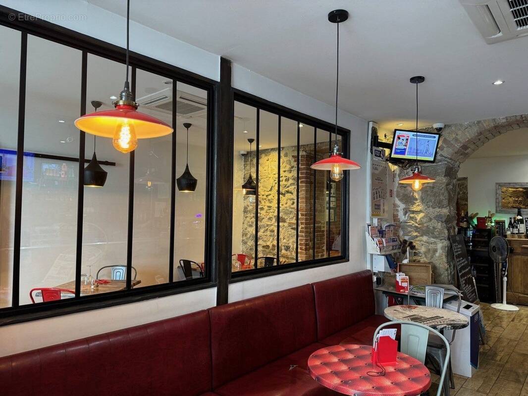 Autre à TASSIN-LA-DEMI-LUNE