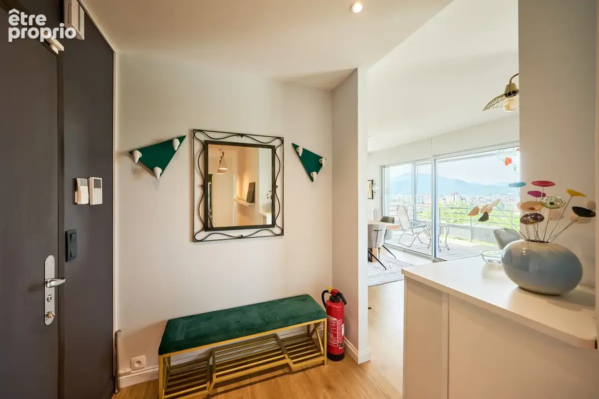 Annecy le vieux dernier etage t5 vue lac - photo 2