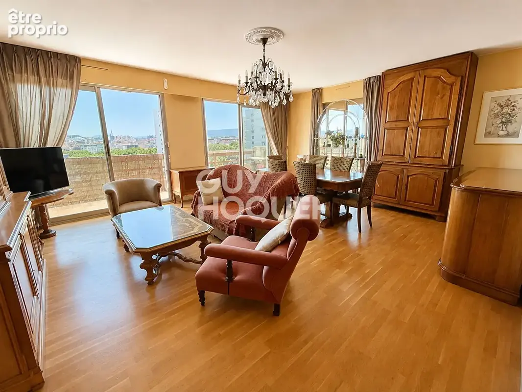 CLERMONT FERRAND- Appartement dernier étage 94 m2, balcons et parking - photo 3
