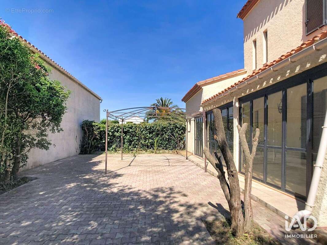 Maison 138 m² à Saint-Cyprien  - photo 9