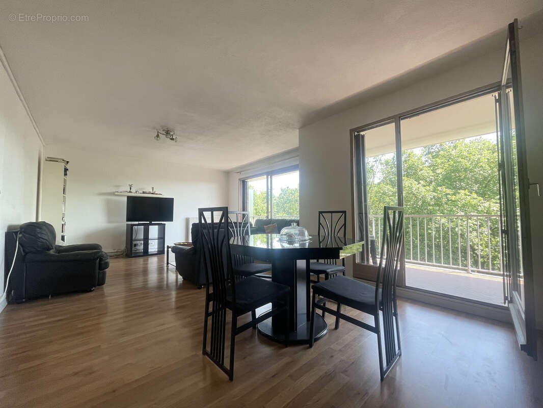 Appartement à TREMBLAY-EN-FRANCE