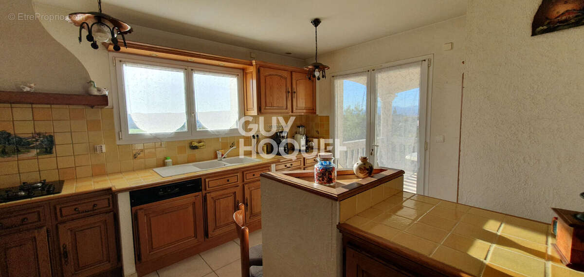 Maison à VILLENEUVE-DE-BERG