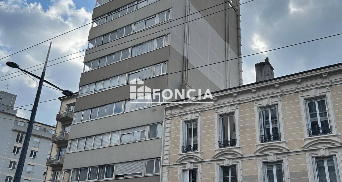 Appartement à SAINT-ETIENNE