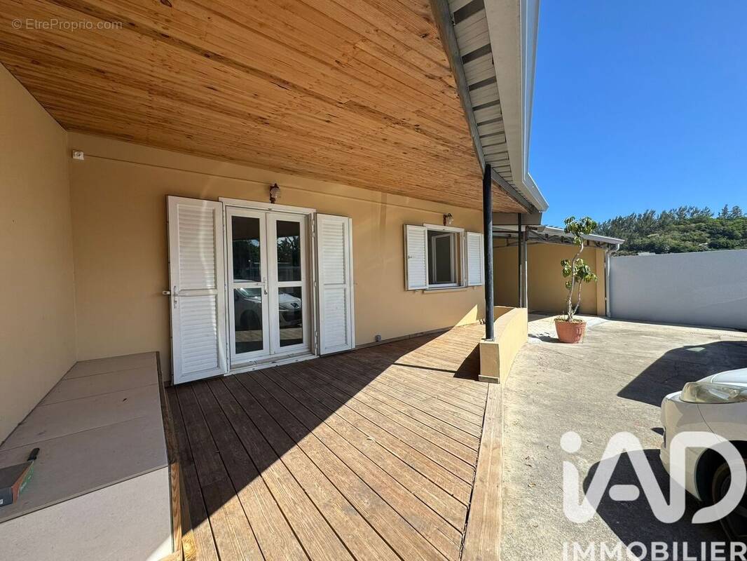 Photo 1 - Maison à SAINT-JOSEPH