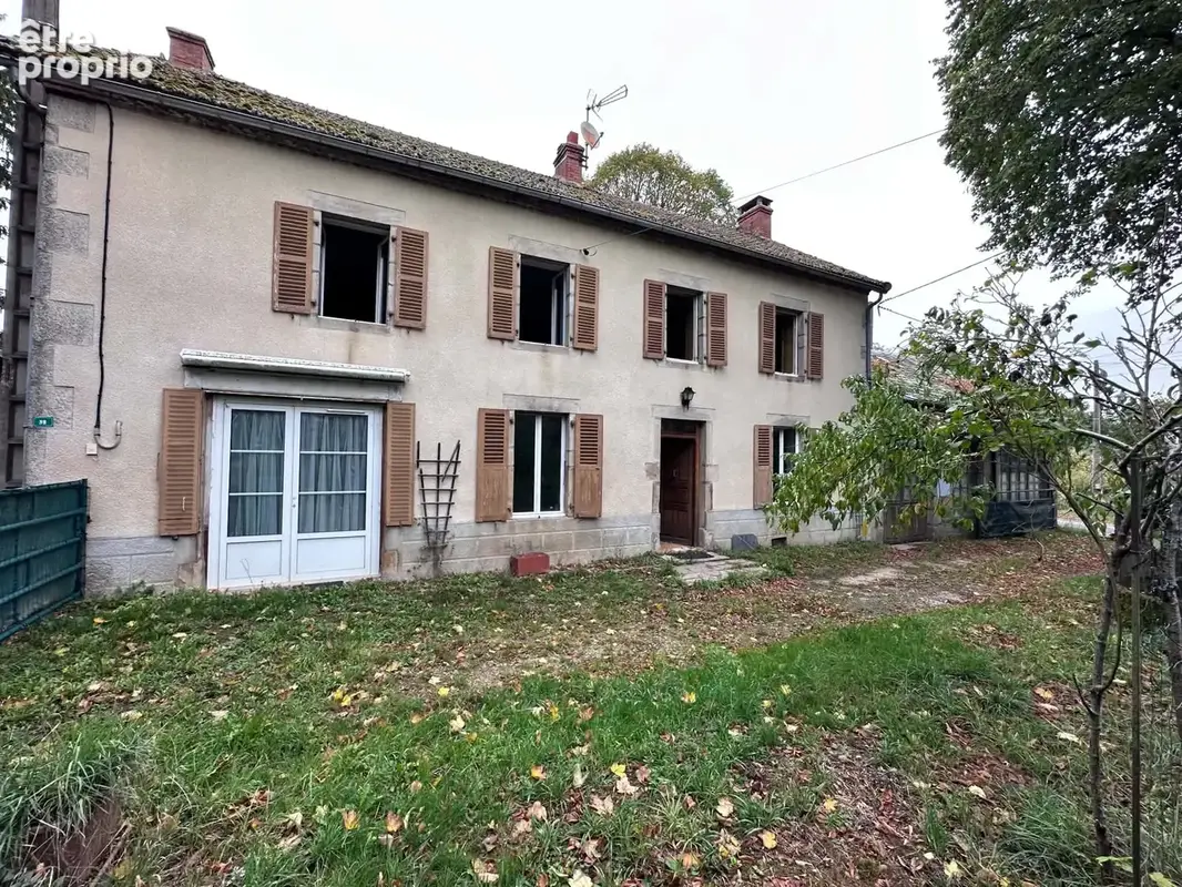 Maison 8 pièces 136 m² à vendre à Charensat (63640) - photo 2