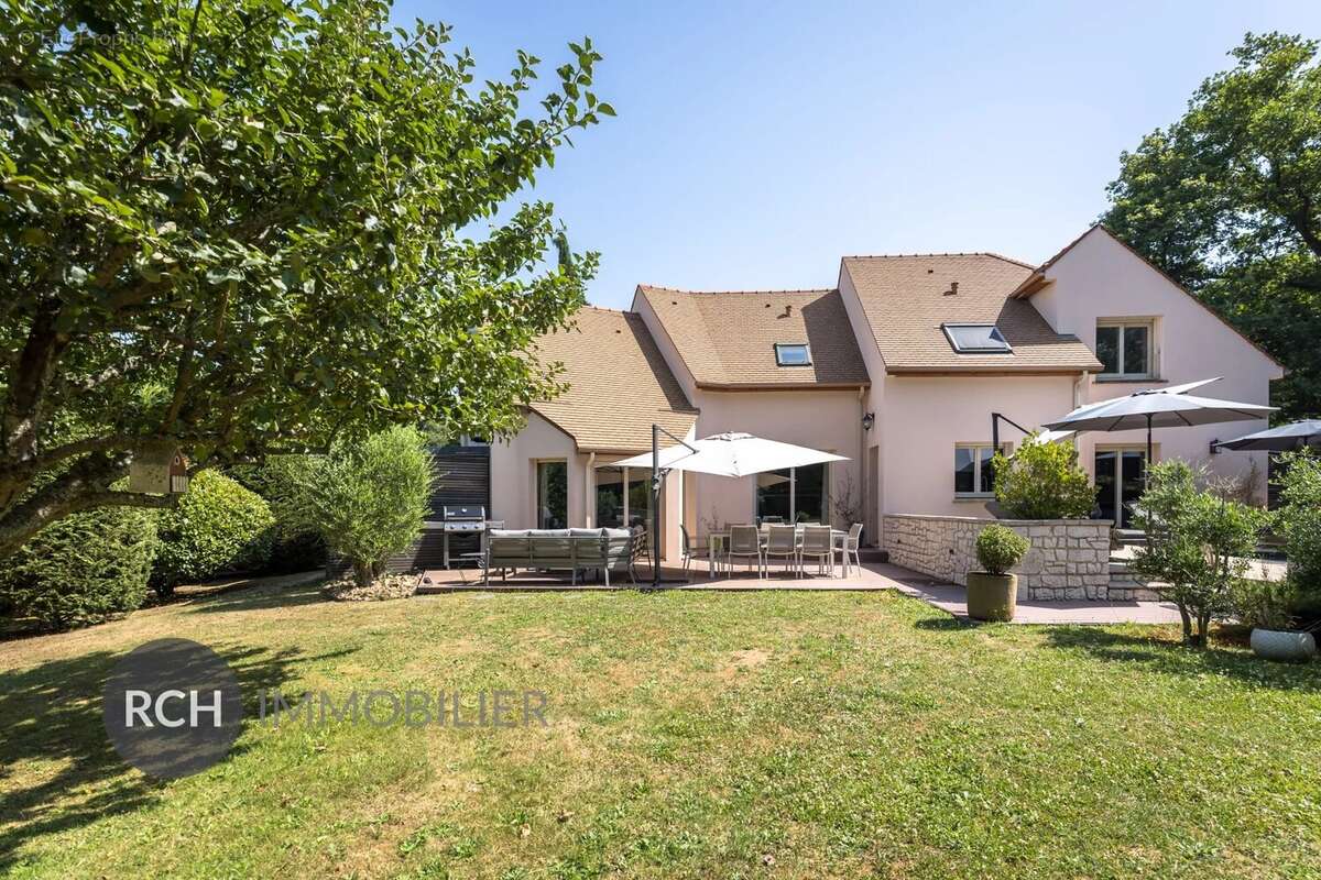 Maison à BAZOCHES-SUR-GUYONNE
