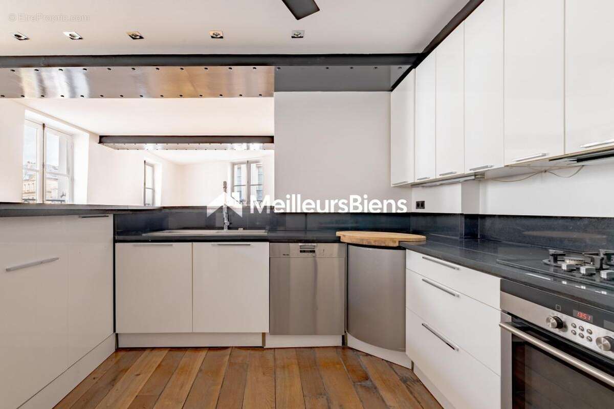 Appartement à PARIS-2E