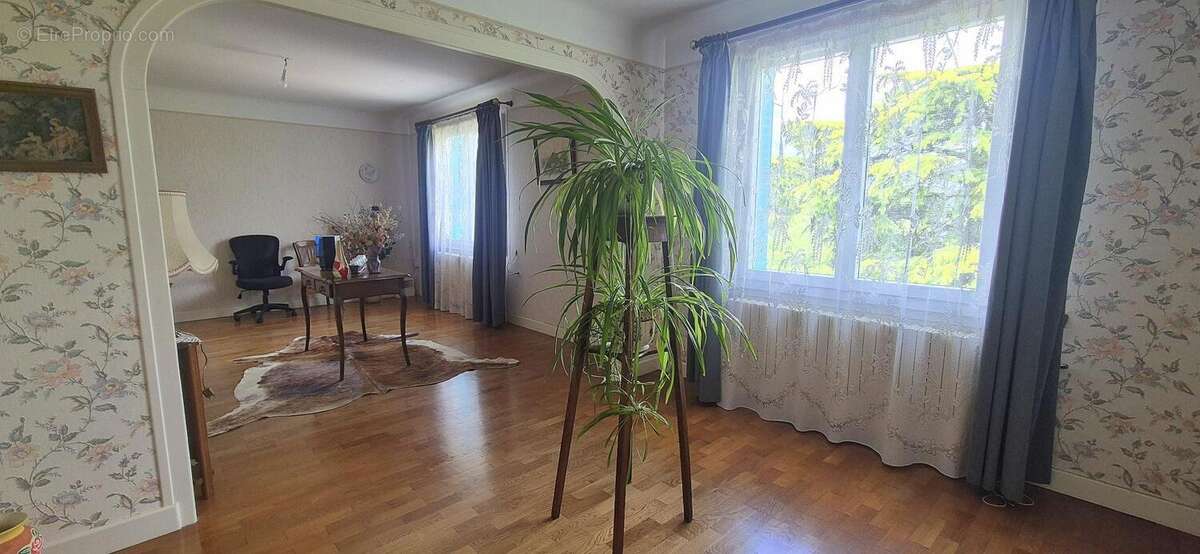 Maison 100 m² à Varennes-Saint-Sauveur  - photo 6