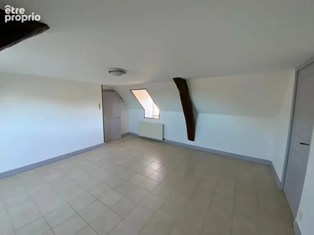 AUXY - Maison de village de 141 m² hab. (3 chambres) avec dépendance et garage. - photo 12