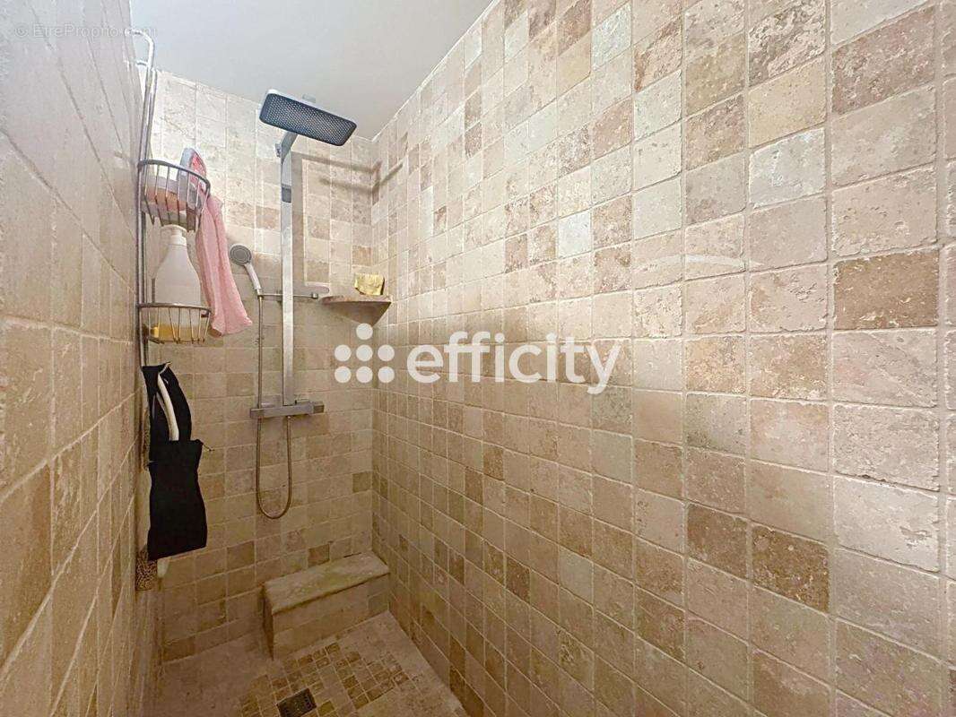 Maison 140 m² à Saint-Cannat  - photo 8