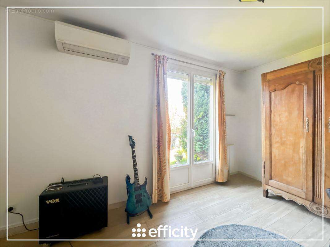 Maison à BRIE-COMTE-ROBERT