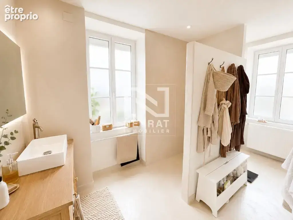 Propriété de charme rénovée avec prestations haut de gamme, grange remarquable et fort potentiel d'aménagement - photo 11