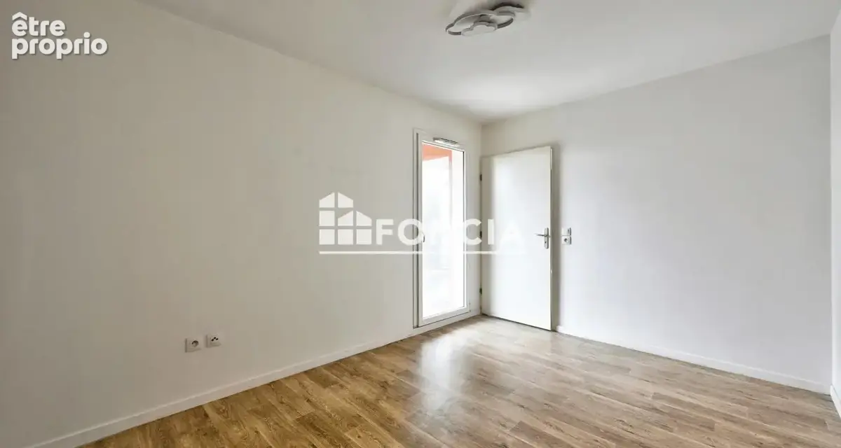 À VENDRE – T2 avec belle terrasse couverte et parking sécurisé - photo 9