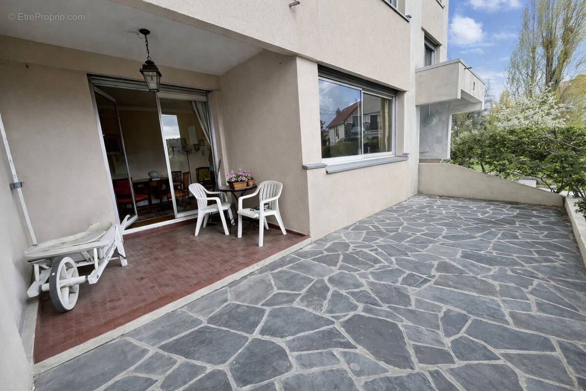 Appartement à SAINT-MAUR-DES-FOSSES