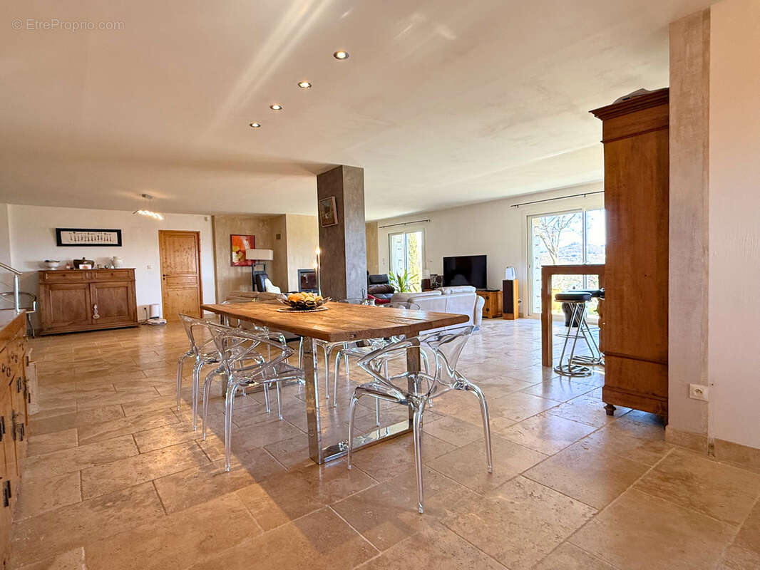 Maison à FORCALQUIER