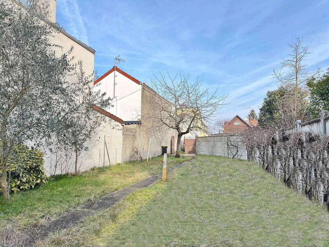 Maison à SAINT-MAUR-DES-FOSSES