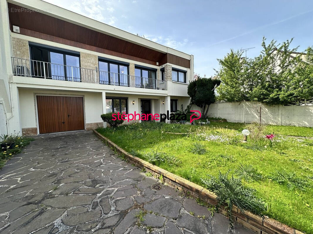 Maison à CARRIERES-SUR-SEINE