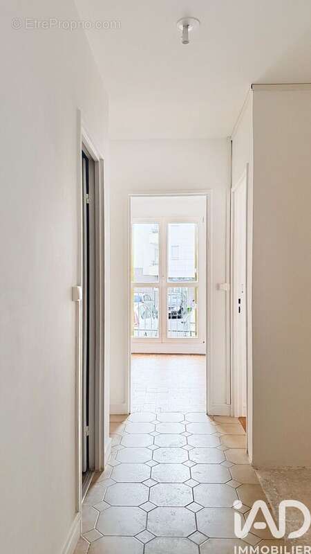 Photo 9 - Appartement à VILLENEUVE-LA-GARENNE