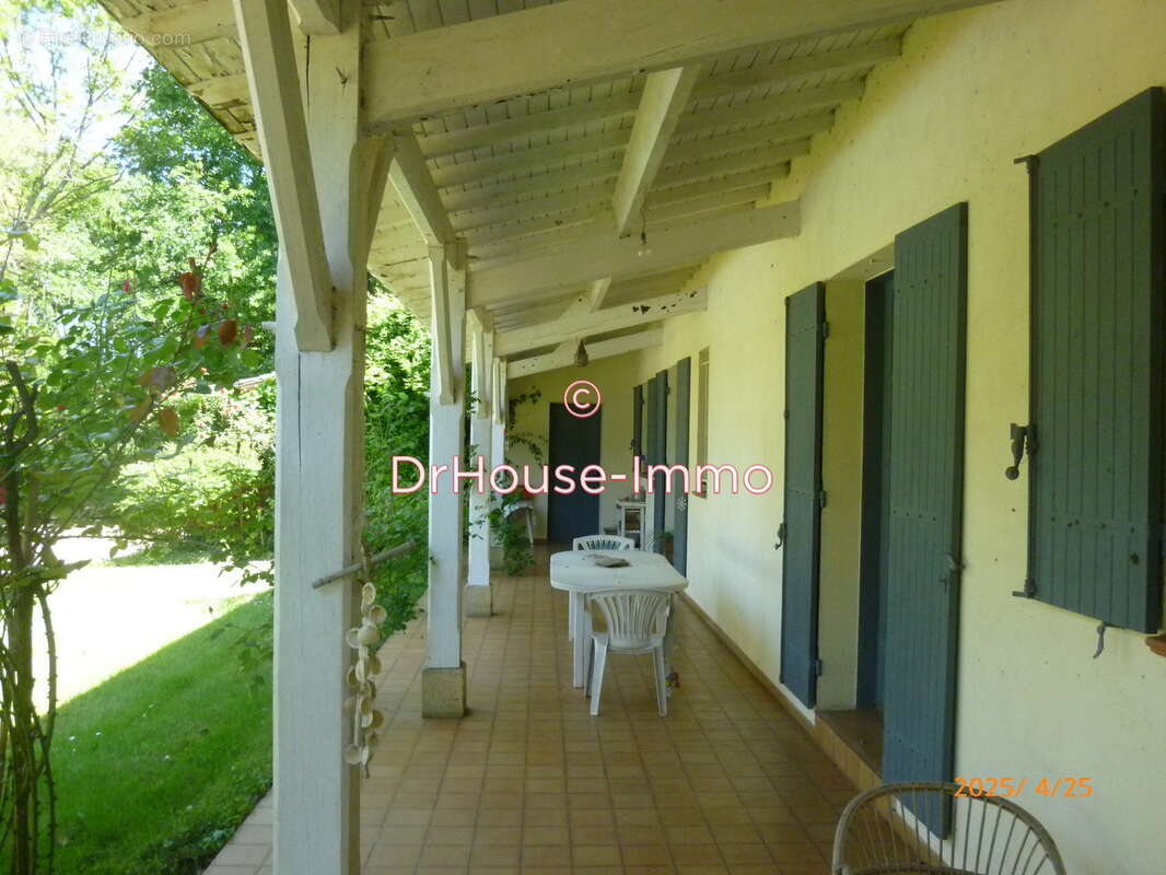 Maison à FAUGUEROLLES