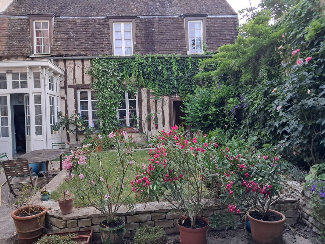 Maison à AUXERRE