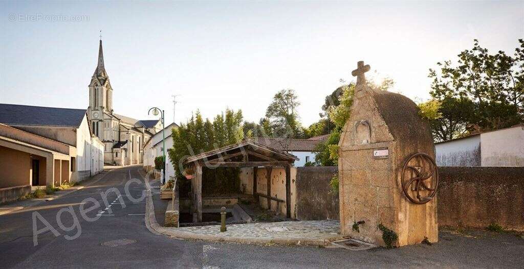 Terrain à L&#039;AIGUILLON-SUR-VIE